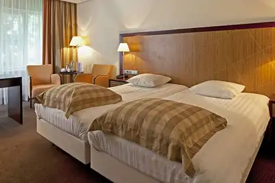 Image de Stylish Comfort Near Scenic Paterswoldsemeer! Outdoor Pool, Free Parking!