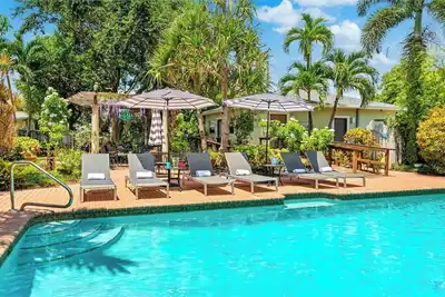 Image de Private Pool Oasis: 4 Beach Cottages for Families