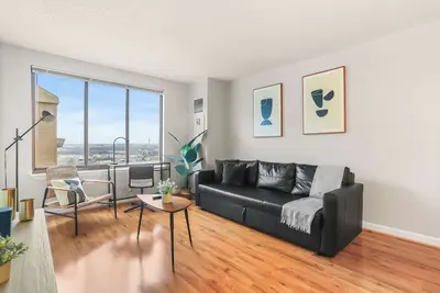 Image de Apartment Steps from Pentagon City Metro