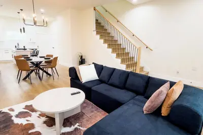 Image de Perfect 3-bedroom townhome located near Bush Airport