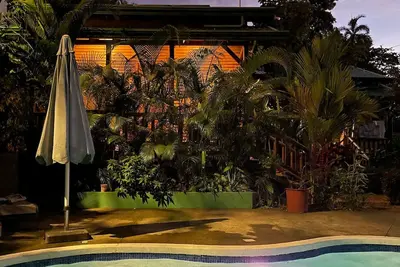 Image de Tropical Cabin • 10 Min to Beach & Park