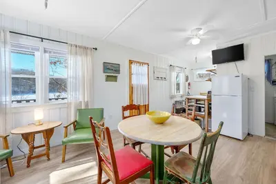 Sparkling Pond Views & Unforgettable Sunsets