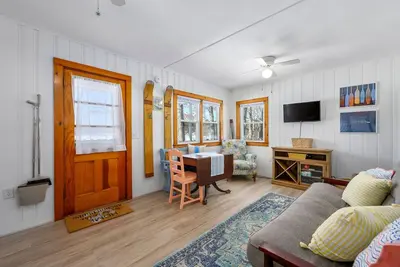 Peaceful Waterfront Cottage with Pond Views