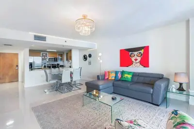 Image de Newly Renovated 1br Brickell Condo + Parking