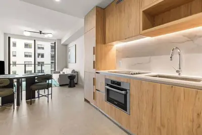 Image de Downtown Luxury Condo withPool & Skyline Views