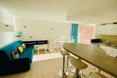 Image de \"578\" Superbe T2 Front de mer, Parking, Clim