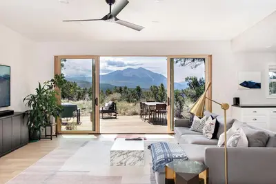 Image de High West House – Serene Mountaintop Retreat