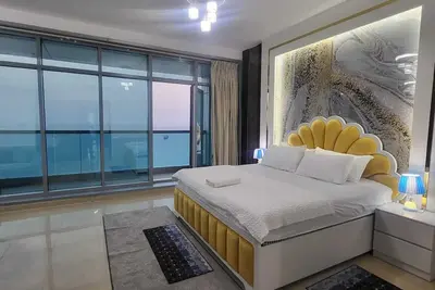 Image de Duplex three bedroom apartment with sea view.