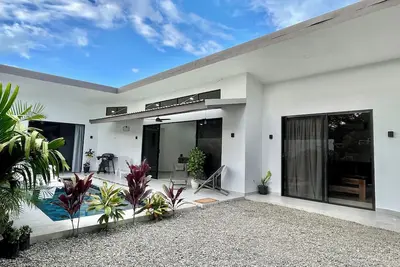 Image de Casa Solaz-Up to 7 people, parking and private pool-Playa Negra, Puerto Viejo