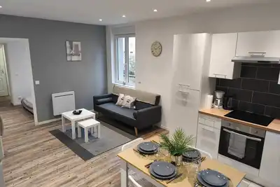 Image de Appartement calme en rez-de-chaussée avec parking – centre-ville