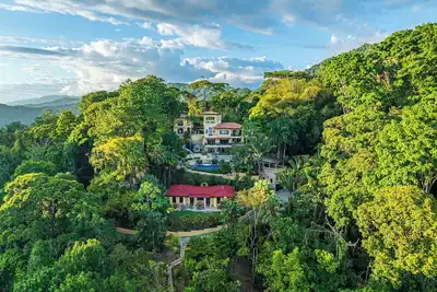 Image de Spacious 7-bedroom Oceanview estate in Dominical with Ocean Views, Pool and Gym