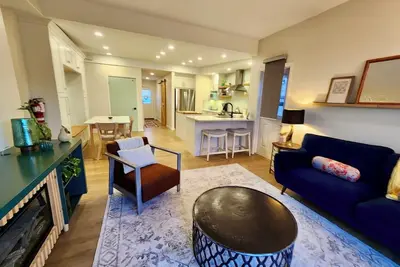 Image de Central, Private, Family- and Pet-friendly Home in Calgary