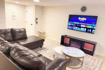 Image de The Luxe Haven - Stylish 2br | 2ba Retreat •Comfort • Privacy • Perfect Location