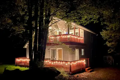 Image de 10 Guests- 3 bedrooms with Bonus Game Room, Close to Skiing