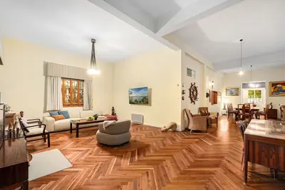 Image de Historic & Modern Home with Garden