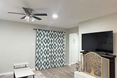 Image de Cozy 1-bedroom condo with an office