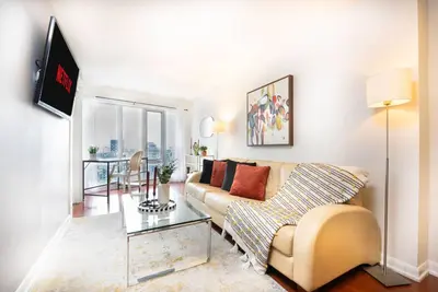 Image de Urban Vistas - Premier Dundas Square Locale & City Views