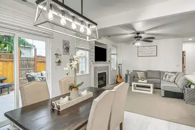 Image de Fenced Yard & Fire Pit! Kennewick Family Retreat