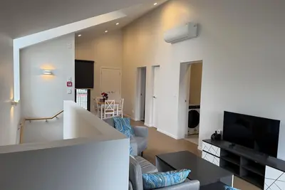 Image de Stylish Jacks Point Retreat with Mountain Views & Golf Course Location