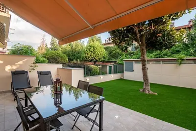 Image de Elegant apartment with private garden