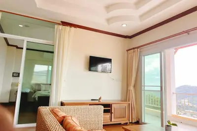 Image de Villa Boho Luxe complète avec spa avec vue sur Patong