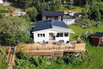 Image de Spacieuse villa au bord du lac à Alingsås, idéale pour les grands groupes !