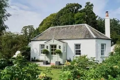 Image de Cosy Whitewashed Cottage on a Scottish Estate