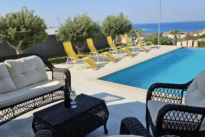 Image de Two-bedroom apartment Pulse with poolside patio and sea view