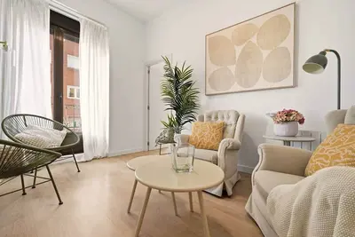 Image de Cream Lavapiés Ii by Hogar4