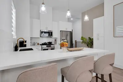 Image de Accessible 3br - Gigabit WiFi, Podcast Studio & 8-Seat Dining, Mins to Tmc & Nrg