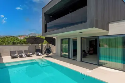 Image de Luxury Villa Black Cube with heating pool