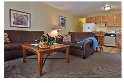 Image de Unit A 307 1-bedroom Full Bath Sleeps 6 condo Walk to Ski Lift Vail Village