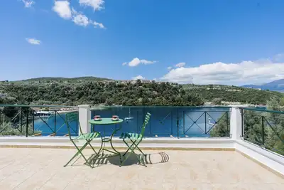 Image de Seafront retreat with p-pool, seaviews, walk to beach - Villa Argiri Meganisi