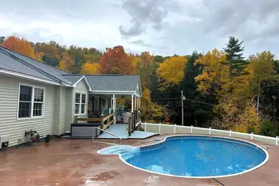 Image de Private 5-Acre Escape | Pool, Lake & Gardens