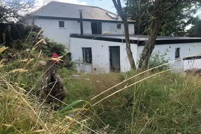 Image de Mountain Retreat situated amongst the ruins of the old miners village