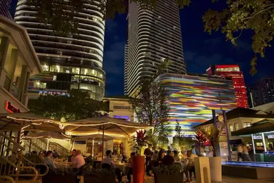 Image de Modern one-bedroom apartment with balcony in Brickell
