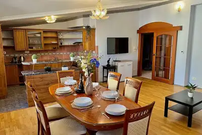 Image de Central 3br Oasis with Jetted Tub