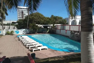 Image de Double the Rooms, Double the Fun — 2 Units with 2 Beds Each for Group Stays