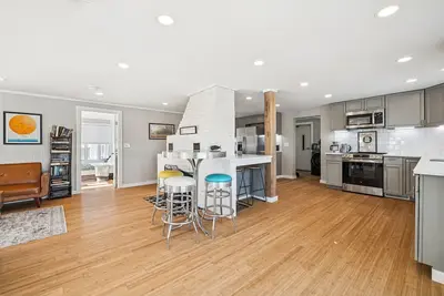 Image de Riverside Getaway | Newly Renovated | Washer/Dryer