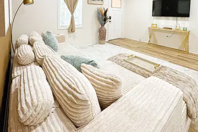 Image de Cozy 2br Near Med Center + Hobby - Free Parking, Fast Wifi + Self Check in