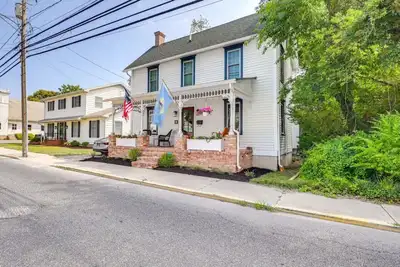 Image de Historic Milton Gem w Deck & Modern Touches!