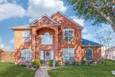 Image de Luxurious 5 Bed 3. 5 Bath Home w/ Pool + Huge Yard