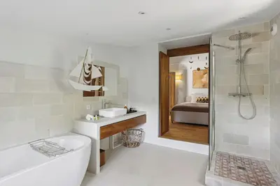 Image de Chic and spacious Balinese-style villa - peaceful and quiet, close to Aix-en-Pce