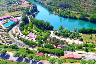 Image de ZEcamping 4* familial piscine pet friendly chalet Tv Bbq clim 45m2