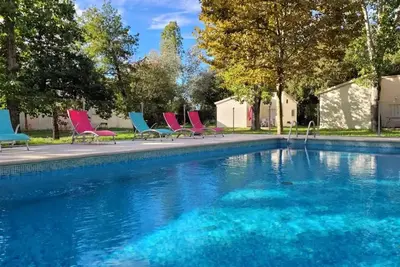 Image de Camping 3 étoiles - Piscine  - ccbfbhh