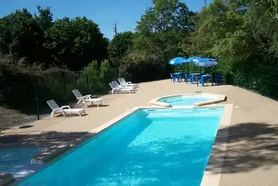 Image de Camping 3 étoiles - Piscine  - ccbfccg