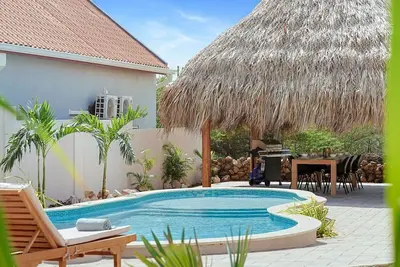 Mango Villa 3br with Big Pool by Signature Stays