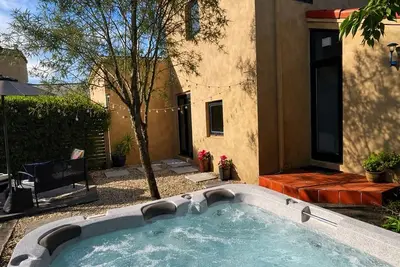 Image de Peaceful French style Villa in the Akatarawa Valley