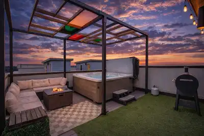 Spacious Denver Home w/ Private Rooftop Spa