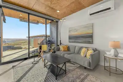 Image de Wide Open Spaces at Cave B at the Gorge